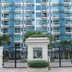 De Luxe 7qrs Apartment Manila